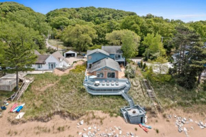 Beachside Getaway private Lake Michigan Beach Frontage